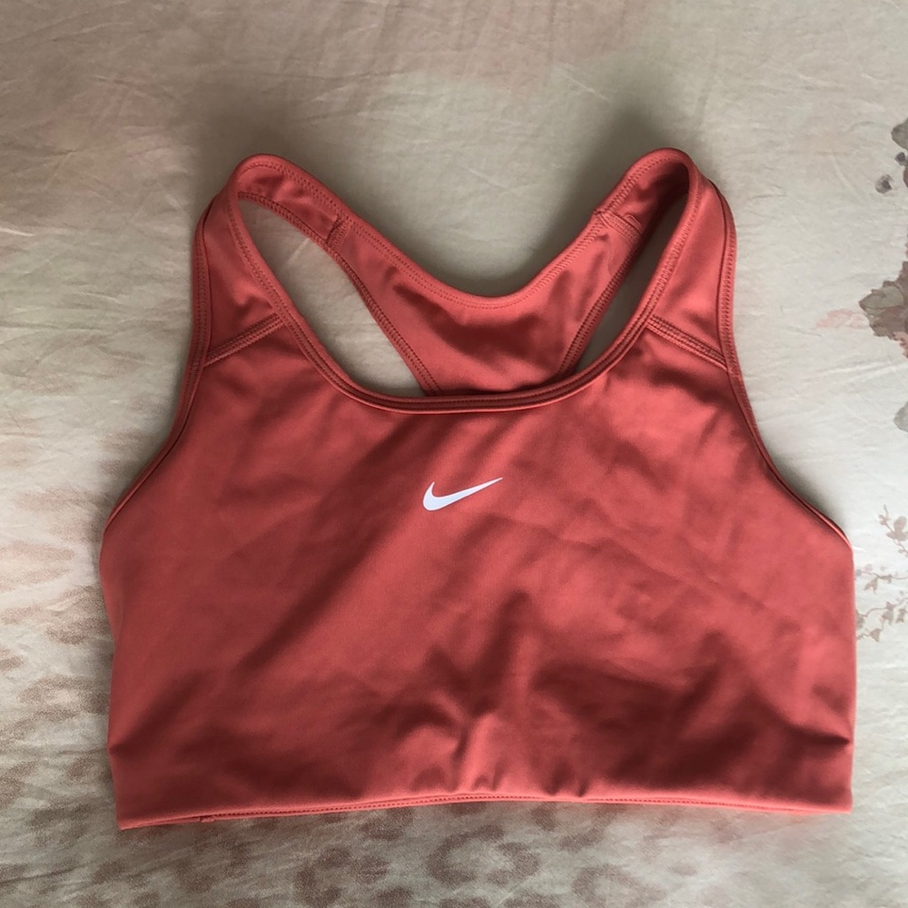 Nike Swish Racerback Sports Bra in Salmon Pink